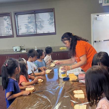 Concordia Chinese School students in cooking and baking class