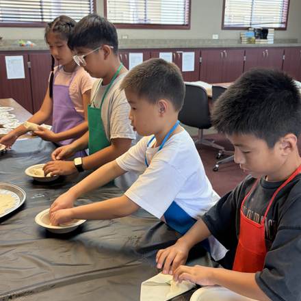 Concordia Chinese School students in cooking and baking class