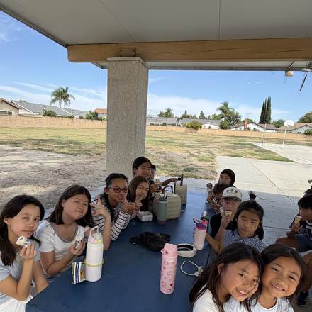 Concordia Chinese School students enjoying afternoon snack time