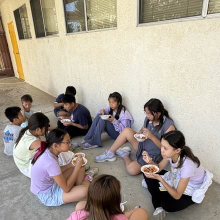 Concordia Chinese School students enjoying afternoon snack time