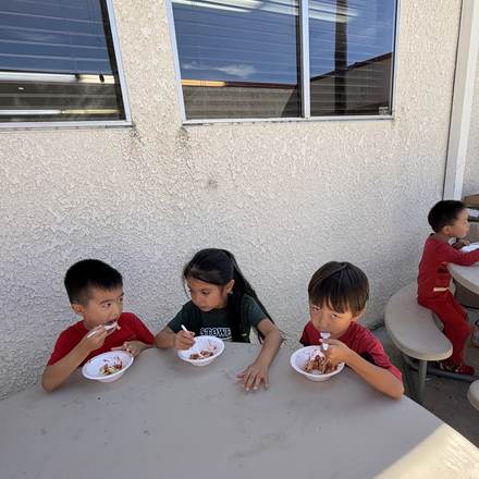 Concordia Chinese School students enjoying afternoon snack time