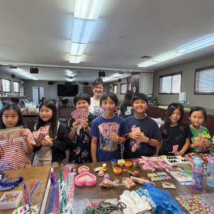 Concordia Chinese School students at the reward store day