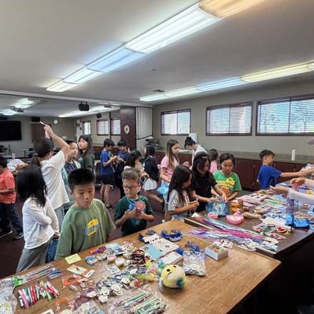 Concordia Chinese School students at the reward store day