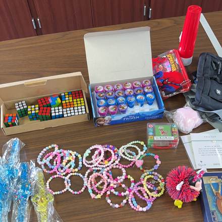 Concordia Chinese School students at the reward store day
